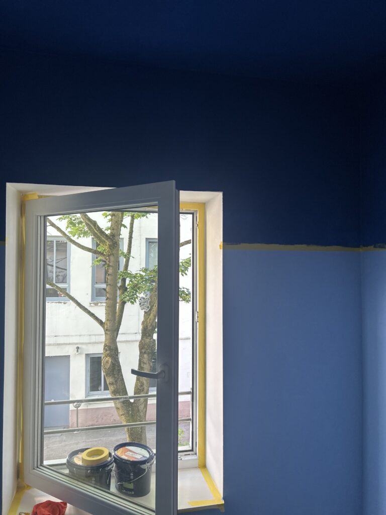 Wand two tone blau color blocking