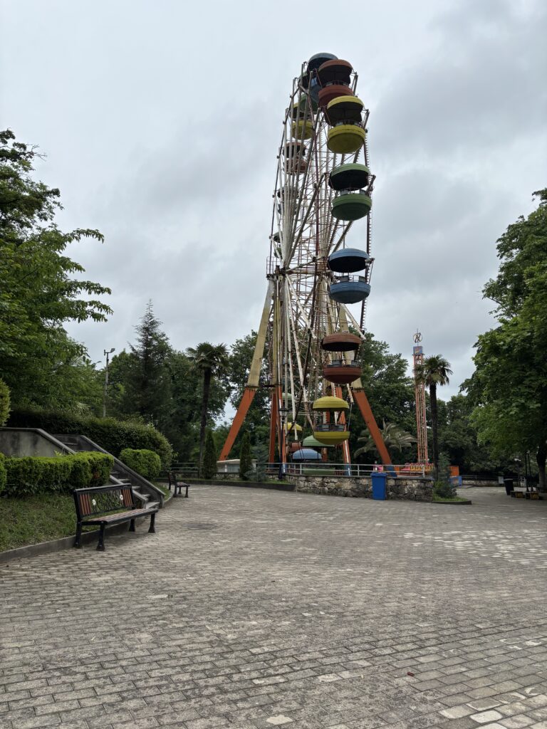 Riesenrad Freizeitpark Georgien