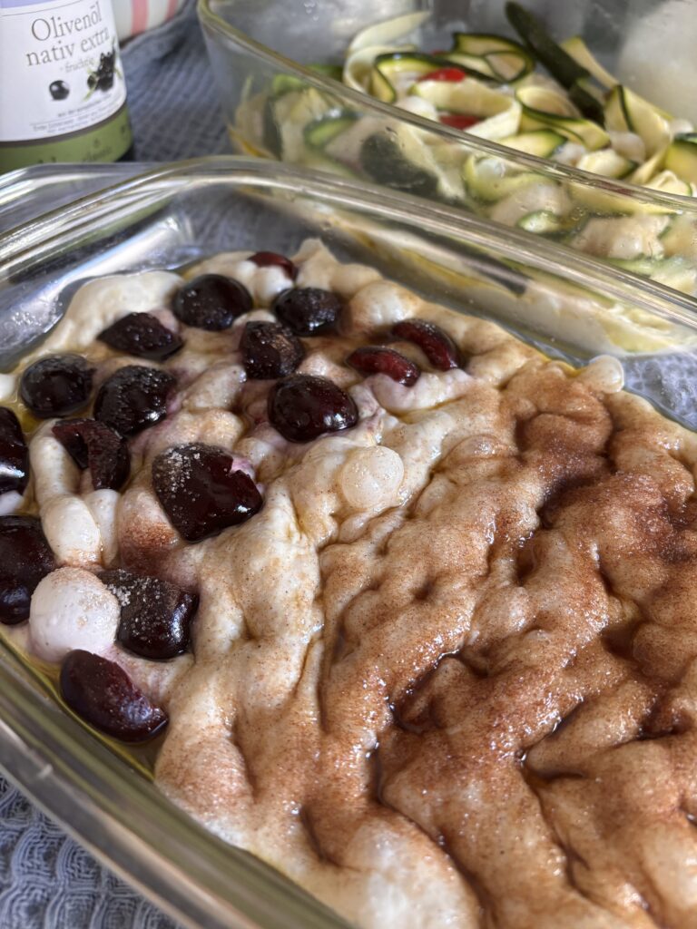Focaccia süß belegt zimt und zucker 